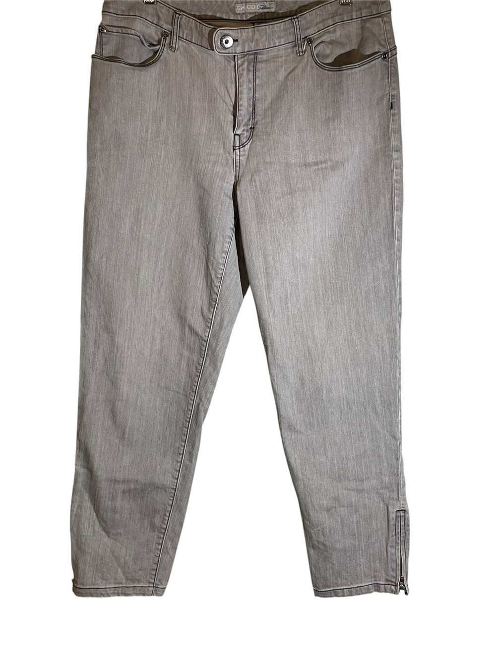 Chico's Platinum Denim Light Gray Ankle Jeans Back Pocket Ankle Zip Size 1.5